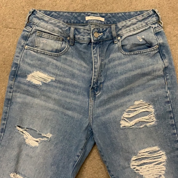 Light wash ripped pacsun mom jeans - Picture 2 of 5